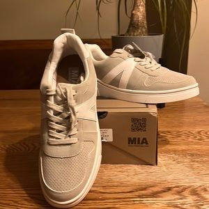 Brand new mia shoes